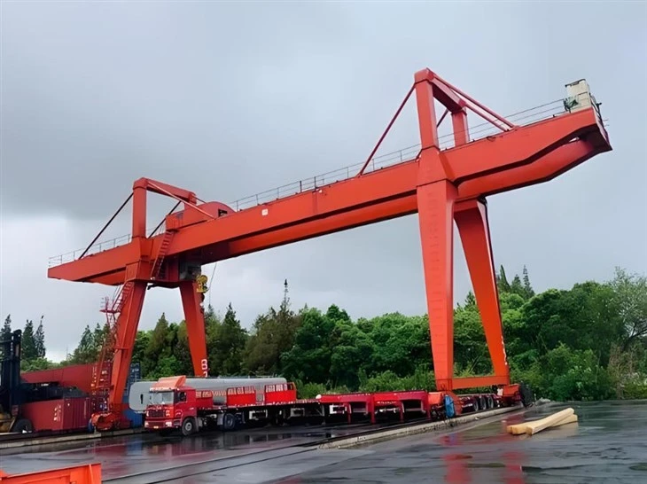 100T Loading Capacity Double Beam Gantry Crane Winch Lifting Double Girder Crane Construction suppliers