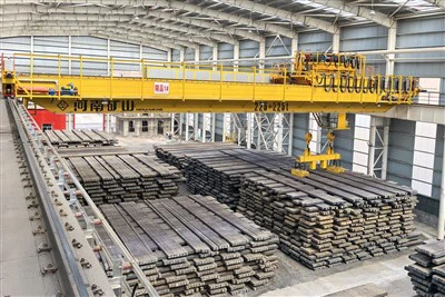 „QC Electric Double Girder“ virš galvos kranas